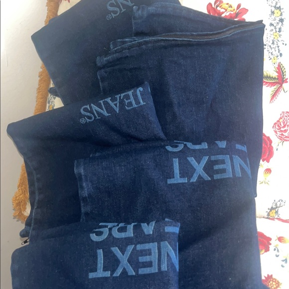 Guess - Picture 5 of 6